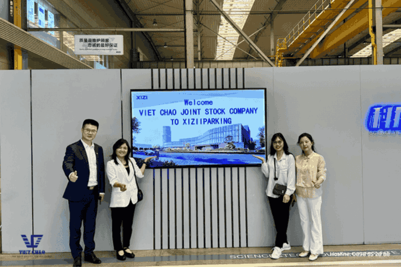 Viet Chao and strategic partner XIZI iParking